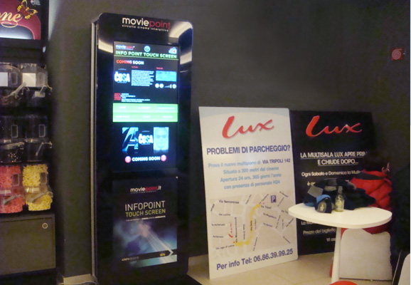 Circuito Moviepoint - Totem Multimediale nel Cinema Lux